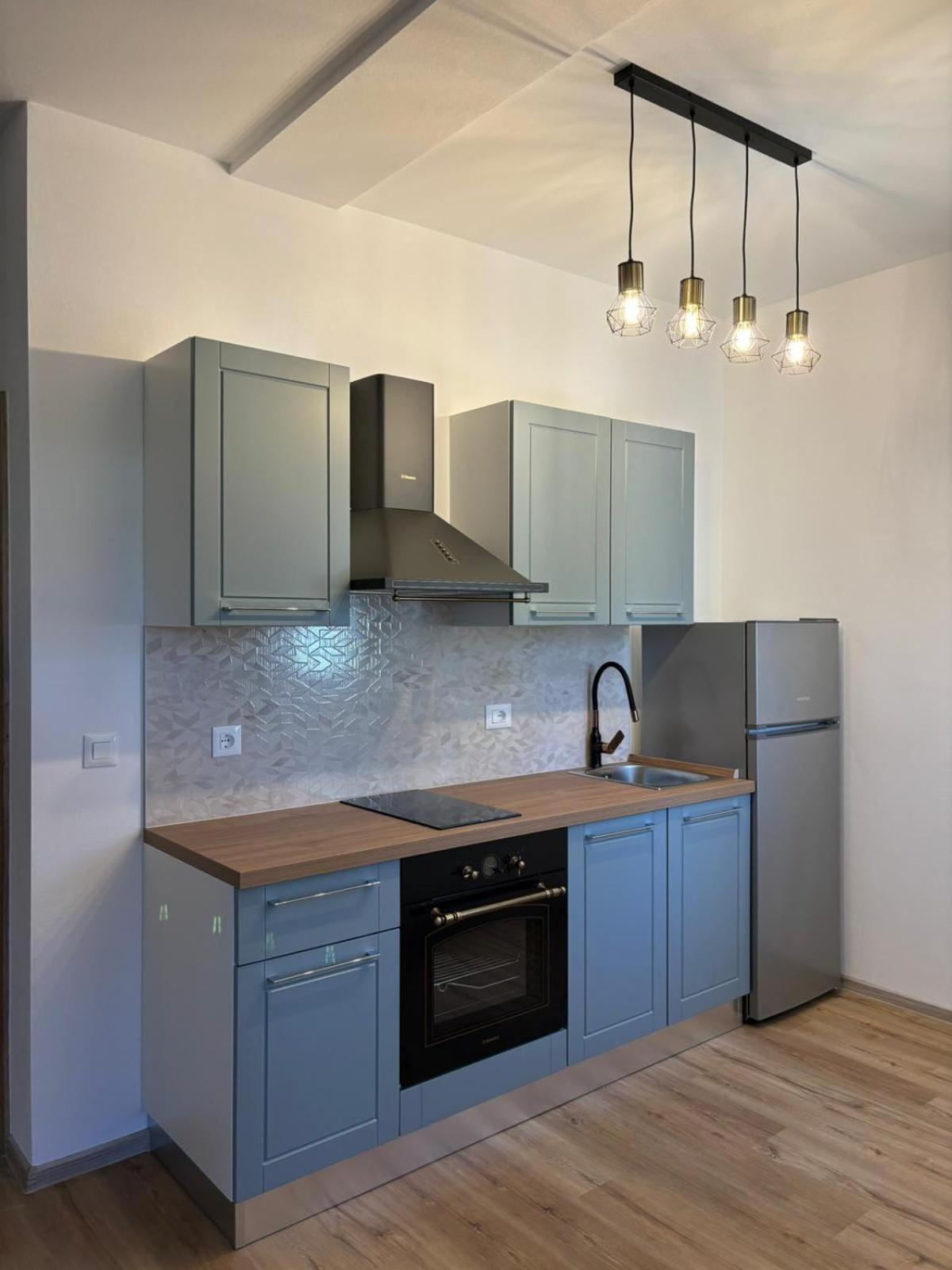 Apartment And Room Marlen Ровинско село Екстериор снимка