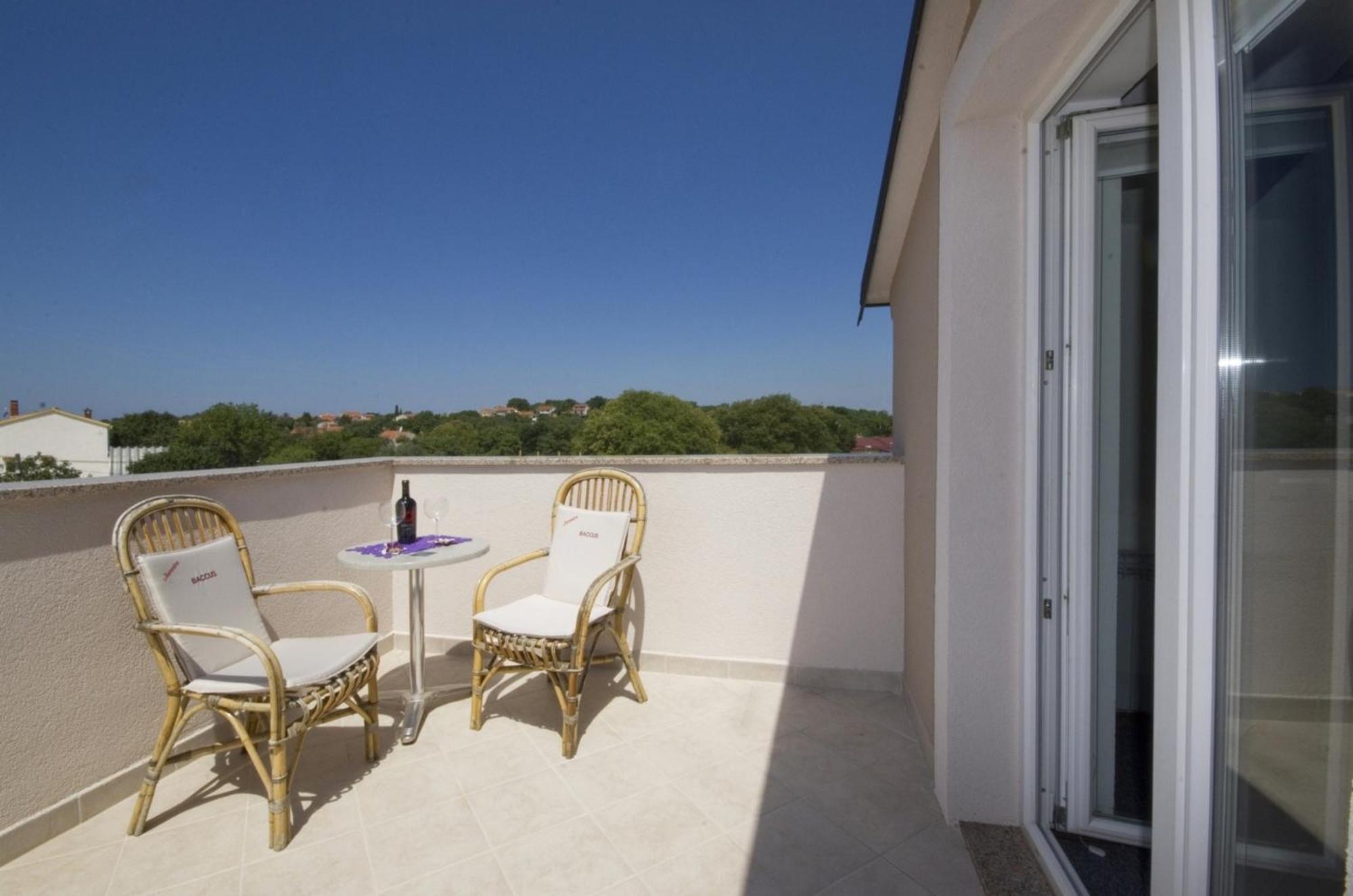 Apartment And Room Marlen Ровинско село Стая снимка