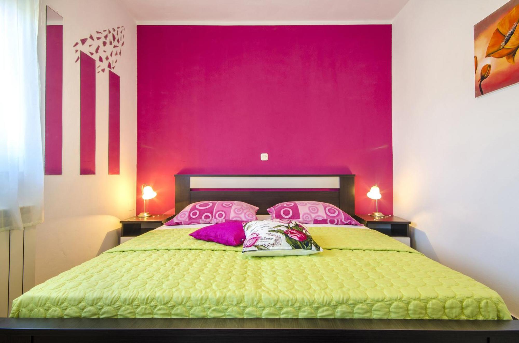 Apartment And Room Marlen Ровинско село Стая снимка