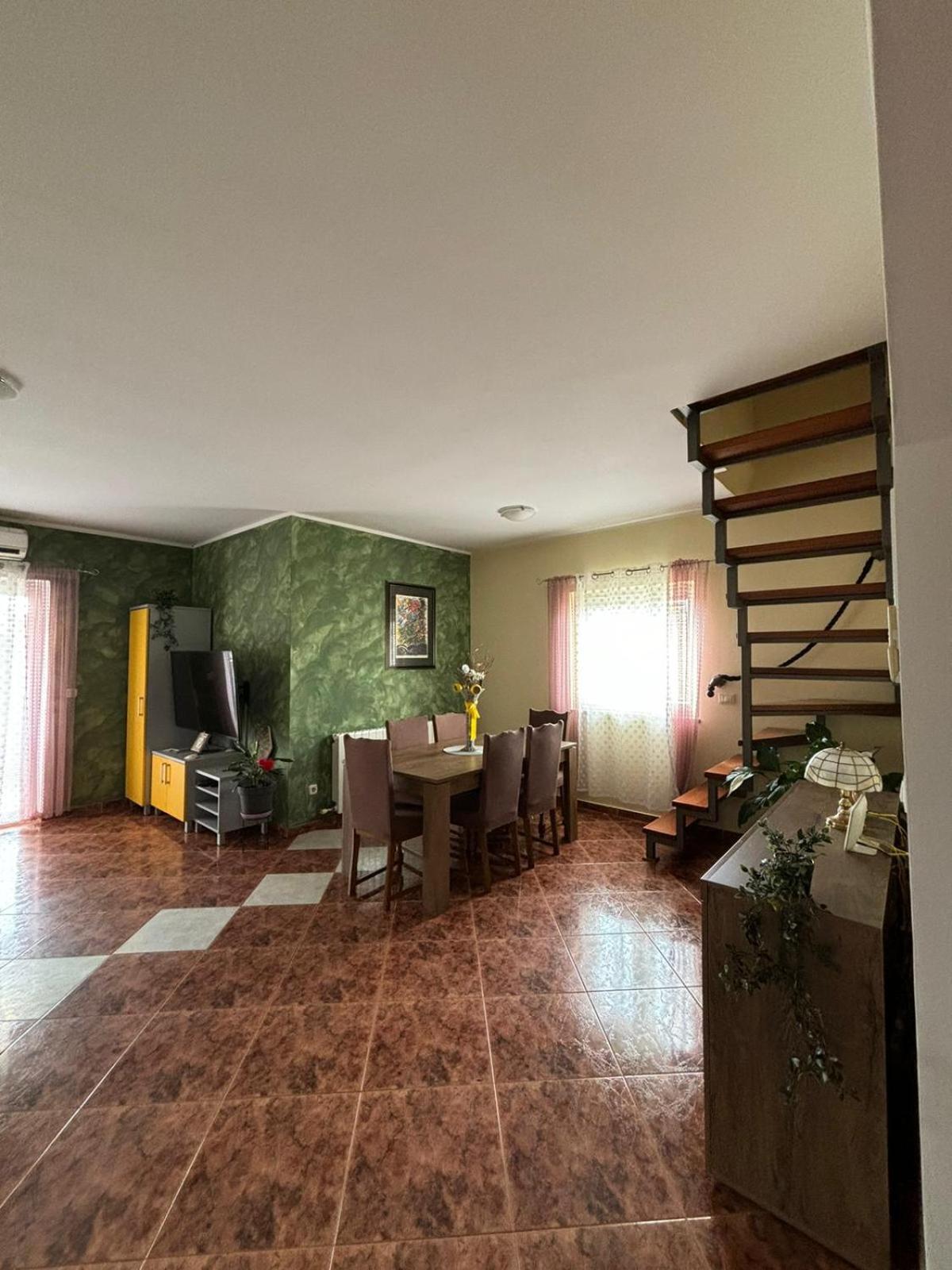 Apartment And Room Marlen Ровинско село Екстериор снимка
