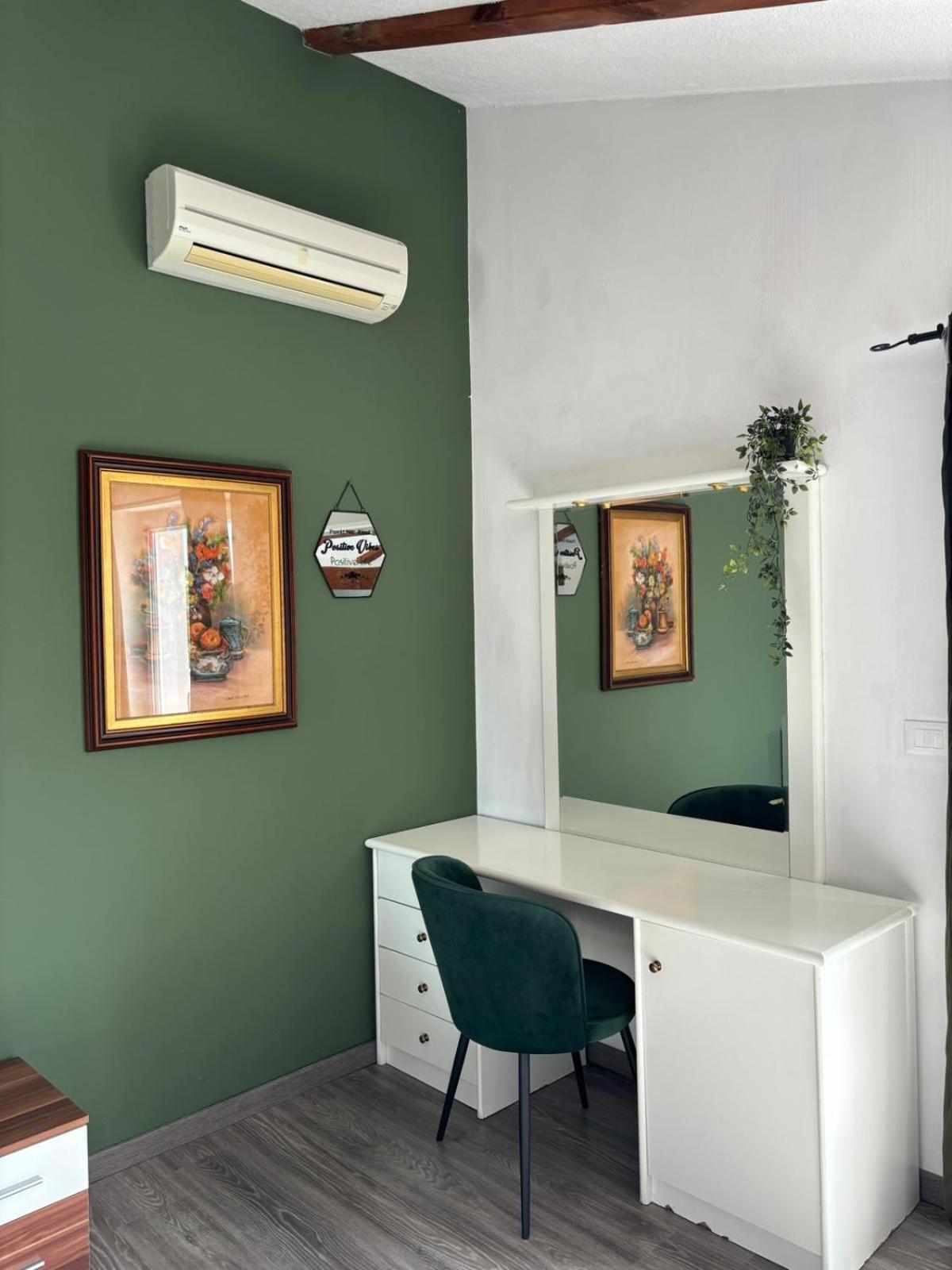 Apartment And Room Marlen Ровинско село Екстериор снимка
