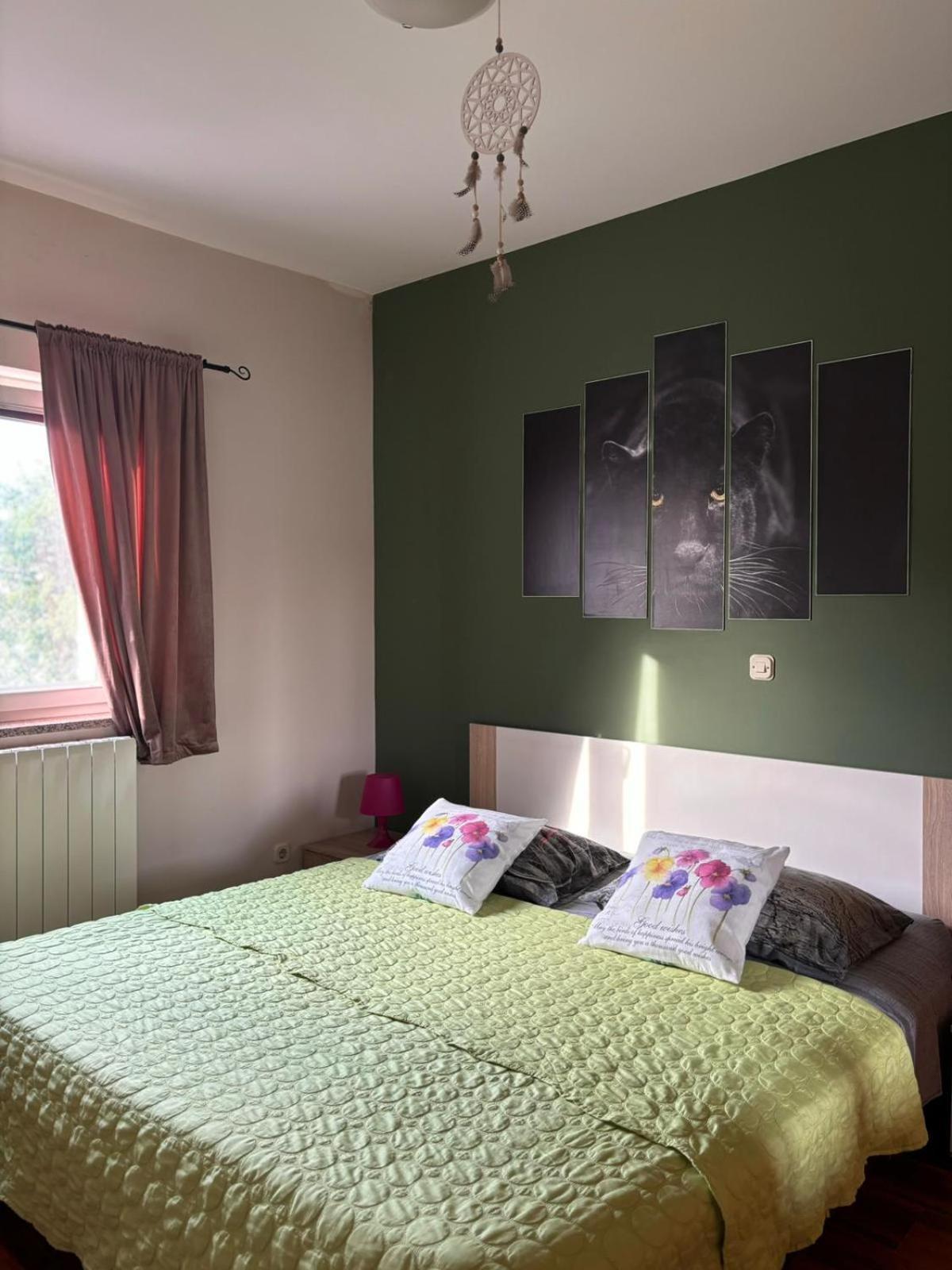 Apartment And Room Marlen Ровинско село Екстериор снимка